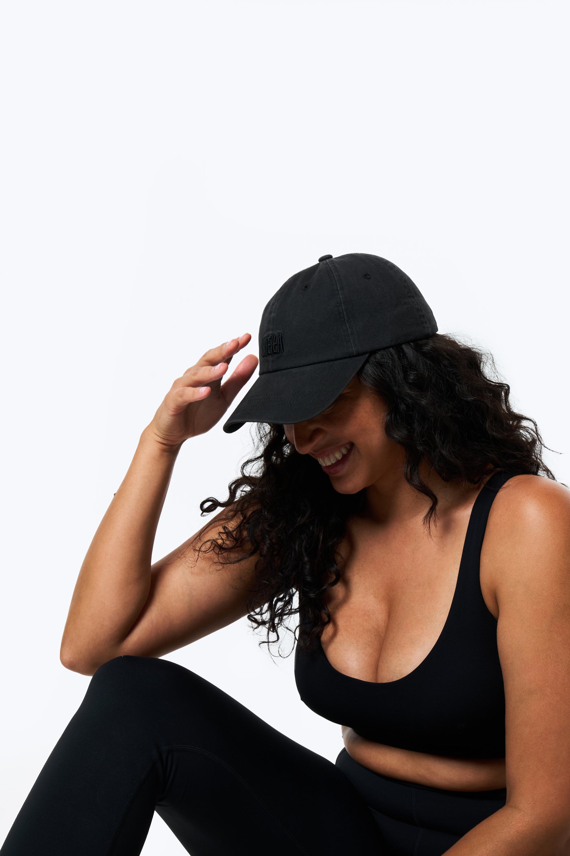 SHEILA LOGO CAP - BLACK SAND